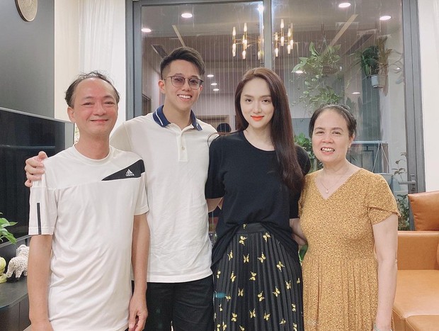 Sự thật đằng sau hình ảnh Hương Giang lộ diện đón sinh nhật cùng CEO Matt Liu - Ảnh 2. Sự thật đằng sau hình ảnh Hương Giang lộ diện đón sinh nhật cùng CEO Matt Liu - Ảnh 2.