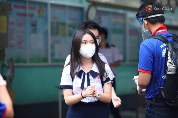 166 thí sinh và cán bộ nghi nhiễm COVID-19, Phú Yên hoả tốc hủy 2 điểm thi tốt nghiệp - Ảnh 1.