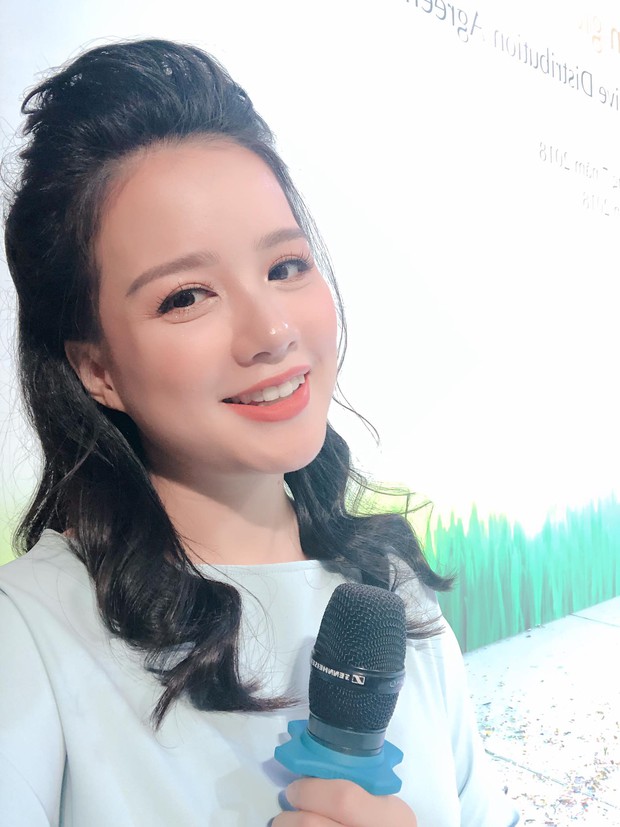 Bị nói “đẻ cố cho được con trai” để giữ chân chồng đại gia, MC Minh Trang đáp trả nhẹ nhàng mà sâu cay - Ảnh 2.