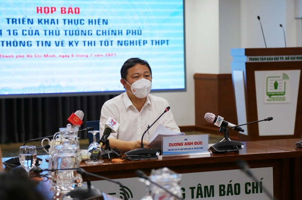 TP.HCM họp báo trước giờ giãn cách xã hội: Cấm dịch vụ ăn uống bán mang về, phát cơm từ thiện không quá 2 người - Ảnh 2. TP.HCM họp báo trước giờ giãn cách xã hội: Cấm dịch vụ ăn uống bán mang về, phát cơm từ thiện không quá 2 người - Ảnh 2.