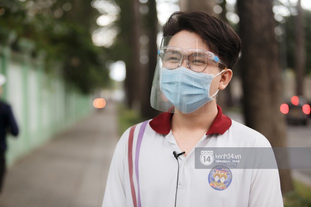 Túm ngay nam sinh HOT nhất kỳ thi ở cổng trường: 2k3 như bài văn không có đoạn kết! - Ảnh 3.