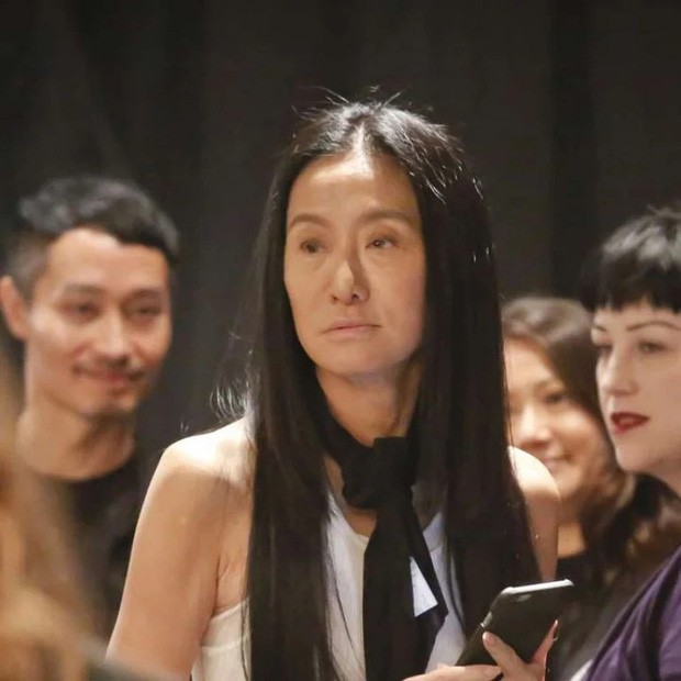 Vừa gây bão với dung nhan tươi trẻ ở tuổi 72, “nữ hoàng váy cưới” Vera Wang lộ ảnh chưa chỉnh sửa có còn khiến mọi người trầm trồ? - Ảnh 8.
