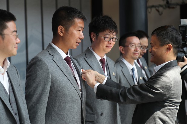 Cái kết buồn của Jack Ma: Khi đế chế hùng mạnh nhất Trung Quốc bị chặt gãy đôi cánh, chỉ còn lại cái bóng mờ - Ảnh 5.