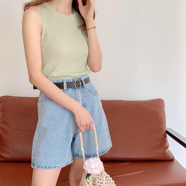 Jennie diện tank top hơn 7 triệu khó đu theo quá, chi bằng chị em tia mấy kiểu tương tự giá chỉ vài trăm này - Ảnh 3.