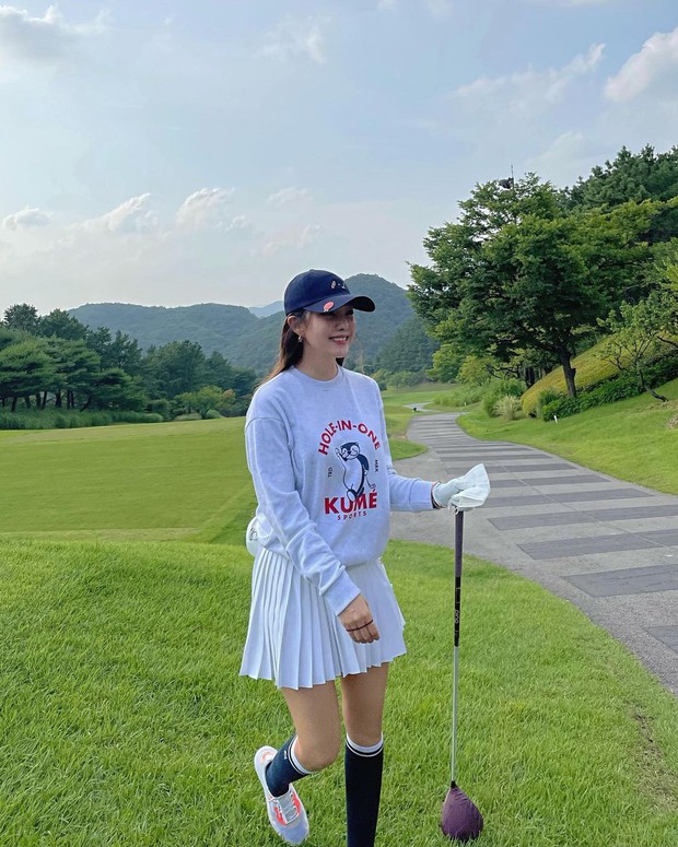 Nhìn Hyomin diện chân váy tennis thấy cưng, bắt chước quá đơn giản vì vừa dễ mua lại siêu rẻ - Ảnh 2.