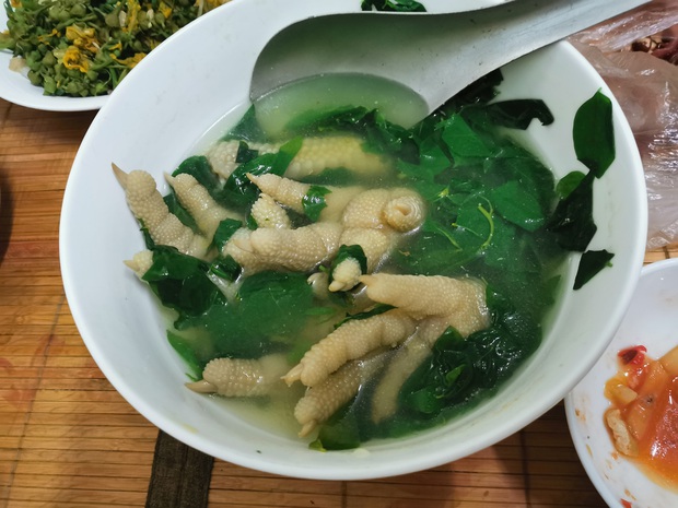 Đăng ảnh hỏi nấu canh thế này đã lấy chồng được chưa, cô gái khiến dân mạng phát hoảng: Chị xứng đáng có 10 người chồng! - Ảnh 2. Đăng ảnh hỏi nấu canh thế này đã lấy chồng được chưa, cô gái khiến dân mạng phát hoảng: Chị xứng đáng có 10 người chồng! - Ảnh 2.