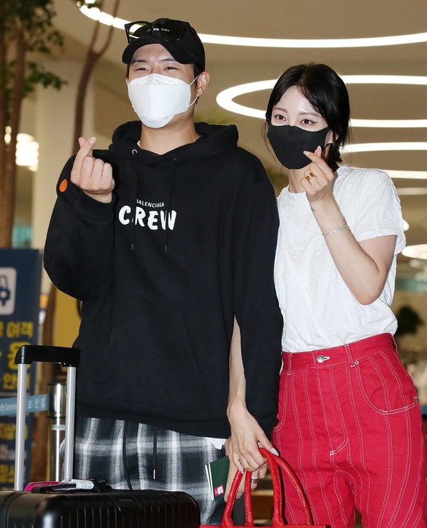 Han Ye Seul chính thức lộ diện cùng bạn trai bị đồn là trai bao, gây nổ sân bay với visual đỉnh cả đôi mặc phốt bán dâm - Ảnh 7.
