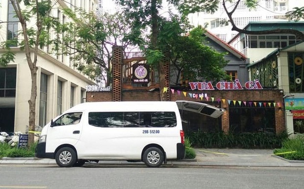 Nhận định nguyên nhân ban đầu vụ nam bảo vệ nhà hàng Vua Chả Cá ở Hoàn Kiếm tử vong - Ảnh 1. Nhận định nguyên nhân ban đầu vụ nam bảo vệ nhà hàng Vua Chả Cá ở Hoàn Kiếm tử vong - Ảnh 1.
