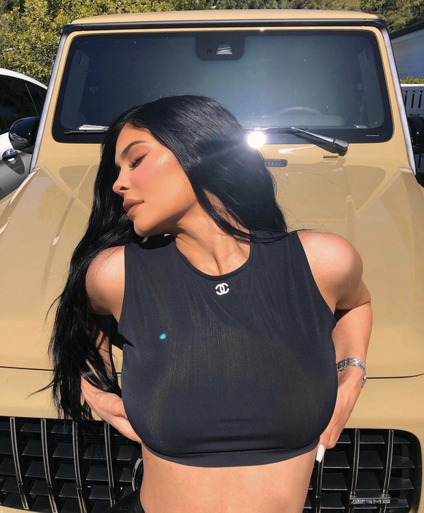 24 tuổi bạn có gì? Đây là tuổi 24 của Kylie Jenner: Visual vạn cô gái ước ao, tài sản 14 nghìn tỷ và đế chế mỹ phẩm trăm triệu đô - Ảnh 19.