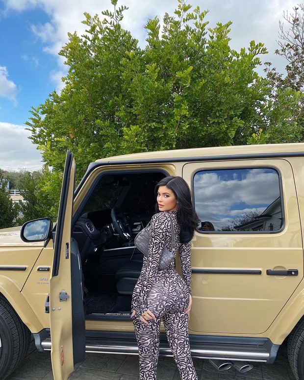 24 tuổi bạn có gì? Đây là tuổi 24 của Kylie Jenner: Visual vạn cô gái ước ao, tài sản 14 nghìn tỷ và đế chế mỹ phẩm trăm triệu đô - Ảnh 20.