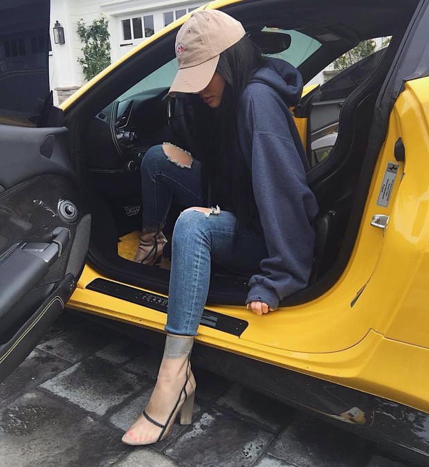 24 tuổi bạn có gì? Đây là tuổi 24 của Kylie Jenner: Visual vạn cô gái ước ao, tài sản 14 nghìn tỷ và đế chế mỹ phẩm trăm triệu đô - Ảnh 22.