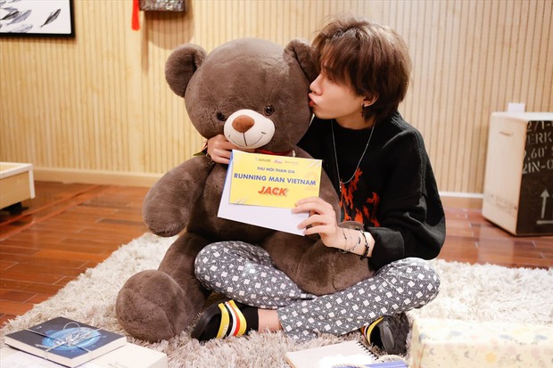 Năm tuổi của Jack: 1 MV bị đánh giá tệ, 1 gameshow chưa lên sóng còn bỏ ngỏ, 1 scandal động trời khiến sự nghiệp lao đao - Ảnh 5. Năm tuổi của Jack: 1 MV bị đánh giá tệ, 1 gameshow chưa lên sóng còn bỏ ngỏ, 1 scandal động trời khiến sự nghiệp lao đao - Ảnh 5.