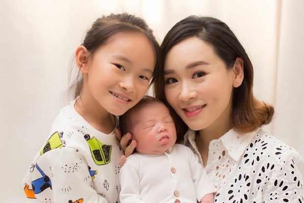 Hoa hậu dính bê bối chửa hoang, bán bia kiếm sống nỗ lực làm lại cuộc đời - Ảnh 4. Hoa hậu dính bê bối chửa hoang, bán bia kiếm sống nỗ lực làm lại cuộc đời - Ảnh 4.