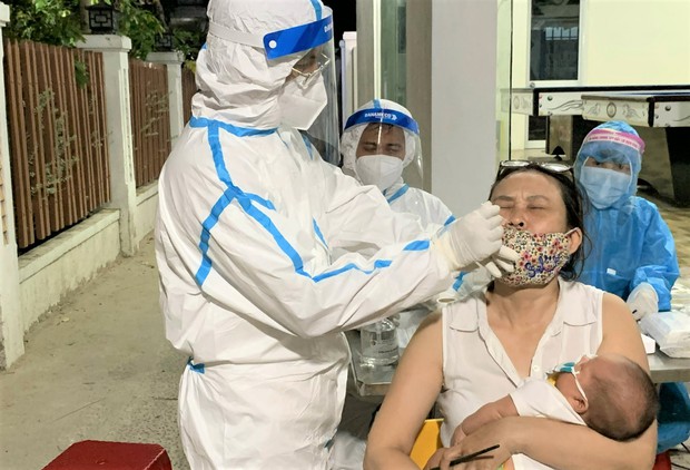 Đà Nẵng tìm người đến hàng loạt địa điểm liên quan nhiều ca Covid-19 mới ngày 12/8 - Ảnh 1.