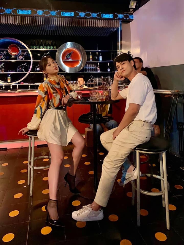 Lộ quá khứ gây ngỡ ngàng: Nam (Hương Vị Tình Thân) từng là tiểu tam đòi xen vào vợ chồng Phi? - Ảnh 7. Lộ quá khứ gây ngỡ ngàng: Nam (Hương Vị Tình Thân) từng là tiểu tam đòi xen vào vợ chồng Phi? - Ảnh 7.