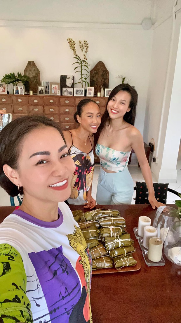 Thu Minh, Đoan Trang và MC Hoàng Oanh tụ họp tại Singapore, ấm lòng bữa tiệc bếp núc của dàn mỹ nhân xa quê vì đại dịch - Ảnh 5. Thu Minh, Đoan Trang và MC Hoàng Oanh tụ họp tại Singapore, ấm lòng bữa tiệc bếp núc của dàn mỹ nhân xa quê vì đại dịch - Ảnh 5.