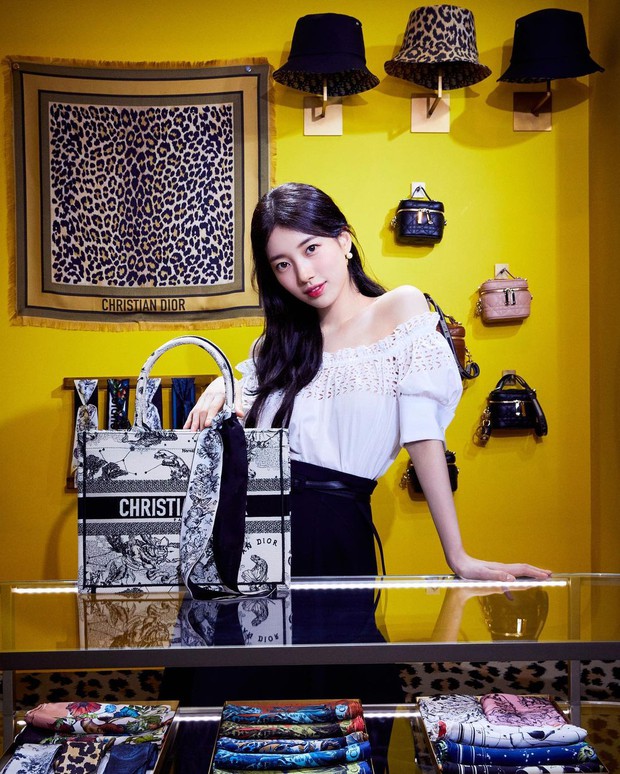 Suzy biến sự kiện cao cấp thành màn phô diễn visual đỉnh cao: Góc nghiêng hút hồn, bờ vai ngọc ngà khiến chị em khao khát - Ảnh 6. Suzy biến sự kiện cao cấp thành màn phô diễn visual đỉnh cao: Góc nghiêng hút hồn, bờ vai ngọc ngà khiến chị em khao khát - Ảnh 6.