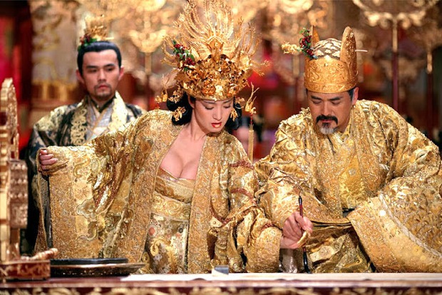 Điểm lại loạt tạo hình cổ trang bức thở của sao Hoa ngữ: Phạm Gia chưa phải nóng bỏng nhất, bản gốc chiếc áo của cô vợ quốc dân Tiểu Hí đã có từ xưa? - Ảnh 1. Điểm lại loạt tạo hình cổ trang bức thở của sao Hoa ngữ: Phạm Gia chưa phải nóng bỏng nhất, bản gốc chiếc áo của cô vợ quốc dân Tiểu Hí đã có từ xưa? - Ảnh 1.