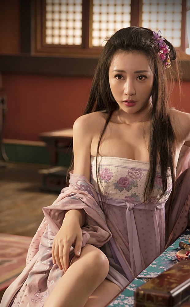 Điểm lại loạt tạo hình cổ trang bức thở của sao Hoa ngữ: Phạm Gia chưa phải nóng bỏng nhất, bản gốc chiếc áo của cô vợ quốc dân Tiểu Hí đã có từ xưa? - Ảnh 7. Điểm lại loạt tạo hình cổ trang bức thở của sao Hoa ngữ: Phạm Gia chưa phải nóng bỏng nhất, bản gốc chiếc áo của cô vợ quốc dân Tiểu Hí đã có từ xưa? - Ảnh 7.