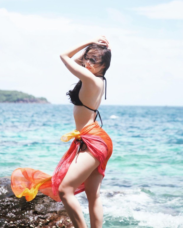 Dàn gái xinh cõi mạng vẫn không lơ là đường đua bikini, ảnh cũ hay ảnh mới cũng đều cực cháy - Ảnh 15. Dàn gái xinh cõi mạng vẫn không lơ là đường đua bikini, ảnh cũ hay ảnh mới cũng đều cực cháy - Ảnh 15.