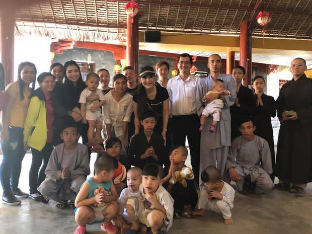 Không phải Hương Giang - Lâm Khánh Chi, đây mới là nữ ca sĩ chuyển giới đầu tiên của Việt Nam, từng suýt mất mạng và bị đồn qua đời - Ảnh 21. Không phải Hương Giang - Lâm Khánh Chi, đây mới là nữ ca sĩ chuyển giới đầu tiên của Việt Nam, từng suýt mất mạng và bị đồn qua đời - Ảnh 21.