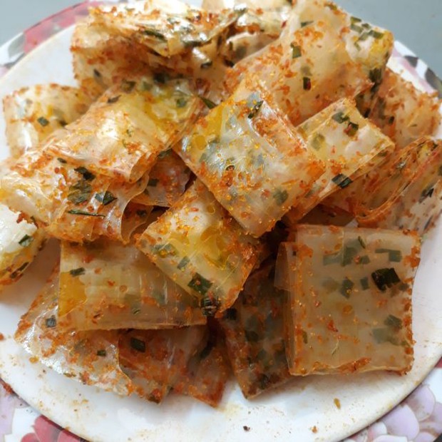 Thấy cảnh món ăn vặt quen thuộc ở Việt Nam được chất đầy trên xe xích lô, dân mạng hốt hoảng: Từ nay nên ăn nữa không? - Ảnh 4. Thấy cảnh món ăn vặt quen thuộc ở Việt Nam được chất đầy trên xe xích lô, dân mạng hốt hoảng: Từ nay nên ăn nữa không? - Ảnh 4.