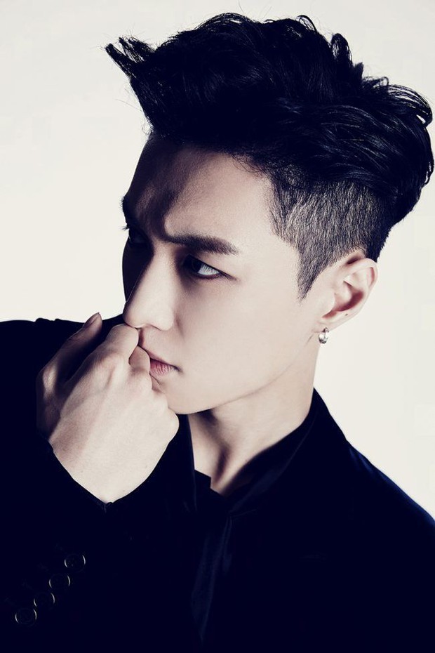 Trương Nghệ Hưng và hành trình vượt Vũ Môn: Từ thành viên Trung Quốc cuối cùng bám trụ EXO đến Chủ tịch công ty ở tuổi 30 - Ảnh 12. Trương Nghệ Hưng và hành trình vượt Vũ Môn: Từ thành viên Trung Quốc cuối cùng bám trụ EXO đến Chủ tịch công ty ở tuổi 30 - Ảnh 12.