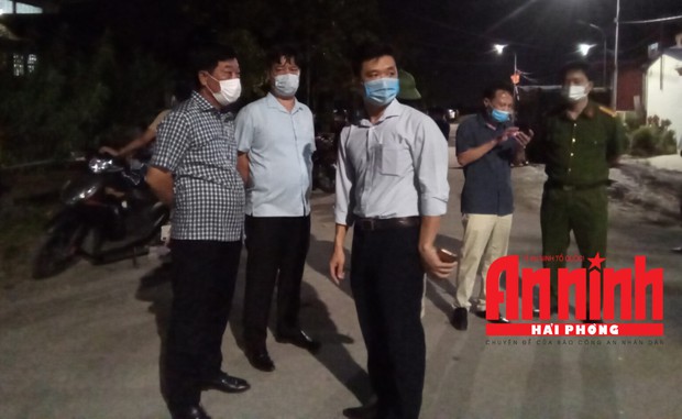 Ảnh, clip: Hiện trường vụ nổ thương tâm khiến 4 người trong 1 nhà tử vong tại Hải Phòng - Ảnh 6. Ảnh, clip: Hiện trường vụ nổ thương tâm khiến 4 người trong 1 nhà tử vong tại Hải Phòng - Ảnh 6.