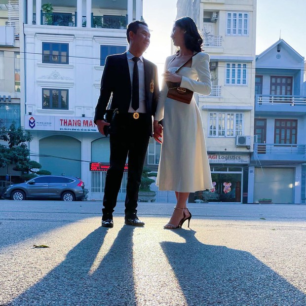 Đại gia BĐS kiêm ông chủ phòng trà Không Tên đã unfollow gái đẹp 2k2, mối tình cách biệt 27 tuổi đã “toang”? - Ảnh 1. Đại gia BĐS kiêm ông chủ phòng trà Không Tên đã unfollow gái đẹp 2k2, mối tình cách biệt 27 tuổi đã “toang”? - Ảnh 1.