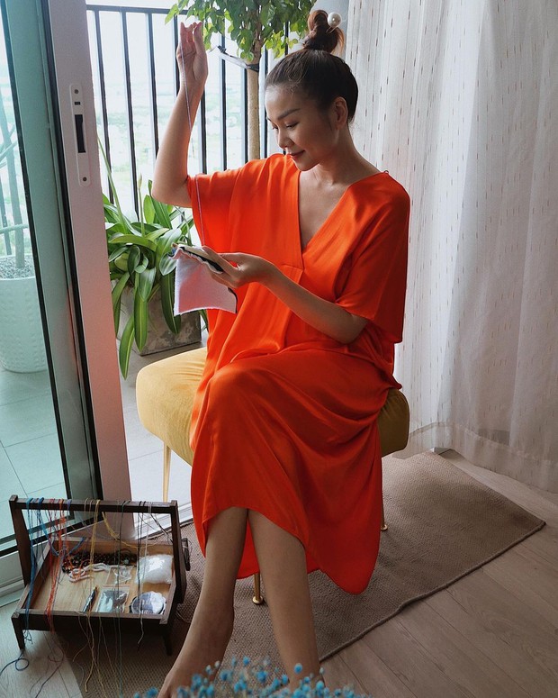 Trên ghế nhà sao Việt: Châu Bùi quất nguyên cây xanh chuối, Lệ Quyên chung tình với đồ tập, team Hoa hậu giản dị đến lạ - Ảnh 4.