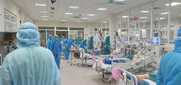 Xin bác sĩ nhường chồng tôi thở máy - Câu nói xúc động của cụ bà mắc Covid-19 và bức thư đặc biệt cụ ông gửi vợ từ phòng cấp cứu - Ảnh 3. Xin bác sĩ nhường chồng tôi thở máy - Câu nói xúc động của cụ bà mắc Covid-19 và bức thư đặc biệt cụ ông gửi vợ từ phòng cấp cứu - Ảnh 3.