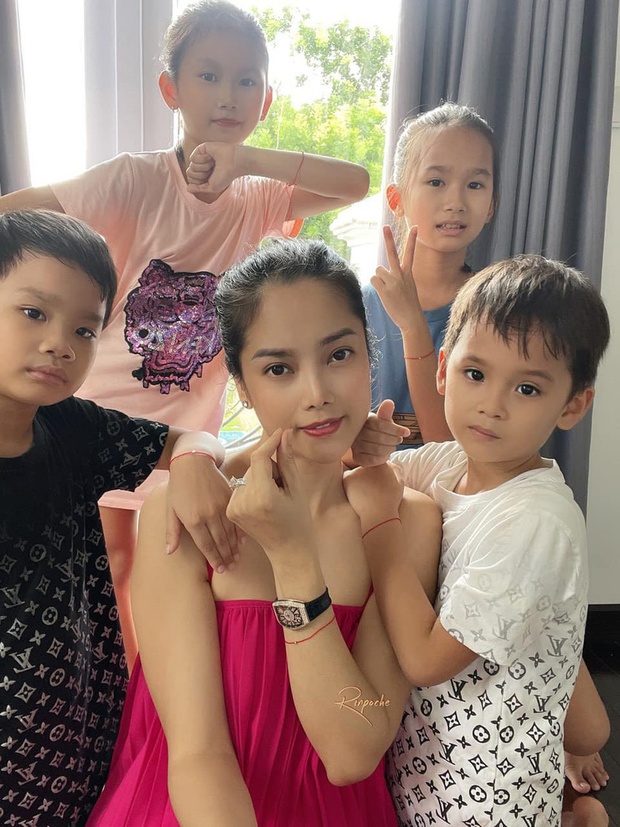7 gia đình sao Việt chiến thắng Covid-19 ngoạn mục: Lữ Đắc Long - Xuân Nghi kiên cường, quá khâm phục nhà Á hậu 7 người nhiễm - Ảnh 10. 7 gia đình sao Việt chiến thắng Covid-19 ngoạn mục: Lữ Đắc Long - Xuân Nghi kiên cường, quá khâm phục nhà Á hậu 7 người nhiễm - Ảnh 10.
