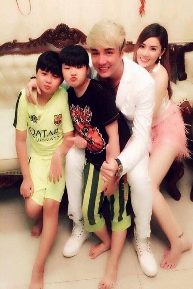 Ngoài Jack, có 1 nam ca sĩ cũng để con trai đầu lòng theo họ mẹ, còn giấu kín suốt nhiều năm? - Ảnh 4. Ngoài Jack, có 1 nam ca sĩ cũng để con trai đầu lòng theo họ mẹ, còn giấu kín suốt nhiều năm? - Ảnh 4.