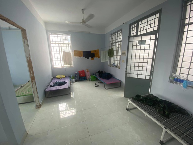 Chuyện anh chủ quán điều trị khỏi Covid-19 vẫn xin quay lại bệnh viện dã chiến để trả ơn các bác sĩ và chăm sóc các F0 khác - Ảnh 2. Chuyện anh chủ quán điều trị khỏi Covid-19 vẫn xin quay lại bệnh viện dã chiến để trả ơn các bác sĩ và chăm sóc các F0 khác - Ảnh 2.