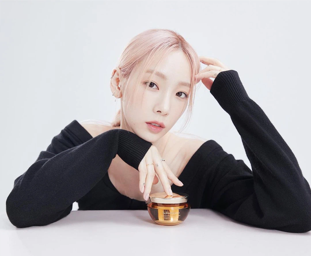 Taeyeon sắp vượt Yoona thành nữ thần của SNSD hay gì? Nhìn bộ ảnh mới khoe nhan sắc 32 tuổi như 23 mà xém xỉu vì sốc visual - Ảnh 6. Taeyeon sắp vượt Yoona thành nữ thần của SNSD hay gì? Nhìn bộ ảnh mới khoe nhan sắc 32 tuổi như 23 mà xém xỉu vì sốc visual - Ảnh 6.