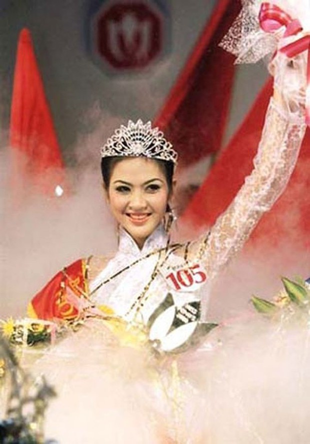 Biệt tăm khỏi showbiz sau khi chồng đi tù, cuộc sống của cô lọ lem bán bánh canh hóa Hoa hậu Việt Nam 2000 giờ ra sao? - Ảnh 2.