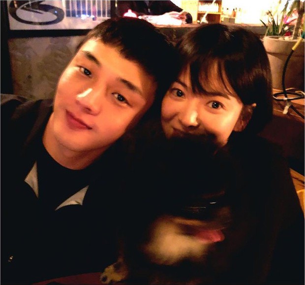 Top 1 Naver: Cả kho ảnh tình tứ của Song Hye Kyo - Yoo Ah In gây bão, truyền thông Hàn đặt dấu hỏi vì sao cả hai không hẹn hò - Ảnh 5. Top 1 Naver: Cả kho ảnh tình tứ của Song Hye Kyo - Yoo Ah In gây bão, truyền thông Hàn đặt dấu hỏi vì sao cả hai không hẹn hò - Ảnh 5.