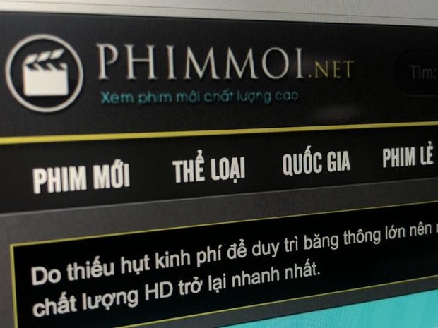 Phimmoi bị công an sờ gáy, netizen hỏi dò nhân tiện xử luôn hội review 5 phút được không? - Ảnh 1.