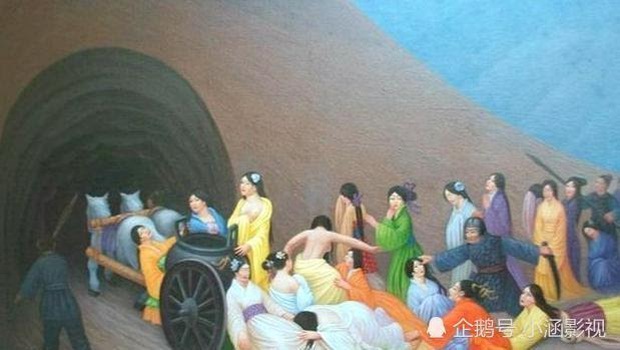 Các phi tần tuẫn táng cùng hoàng đế chân khi được phát hiện chân luôn ở tư thế mở rộng, trước khi chết đã xảy ra chuyện gì? - Ảnh 2.