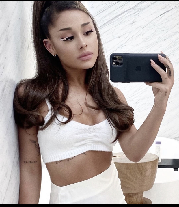 Soi chiếc ốp lưng có công nghệ cực xịn của Ariana Grande, giá không hề rẻ nhưng tậu về một lần hẳn 2-3 chiếc - Ảnh 4.