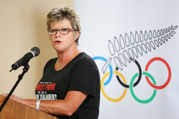 Màn đấu cử tạ rúng động Olympic Tokyo 2020: VĐV chuyển giới tranh HCV ở hạng cân nữ, thất bại toàn tập nhưng vẫn để lại nhiều tranh cãi - Ảnh 4. Màn đấu cử tạ rúng động Olympic Tokyo 2020: VĐV chuyển giới tranh HCV ở hạng cân nữ, thất bại toàn tập nhưng vẫn để lại nhiều tranh cãi - Ảnh 4.