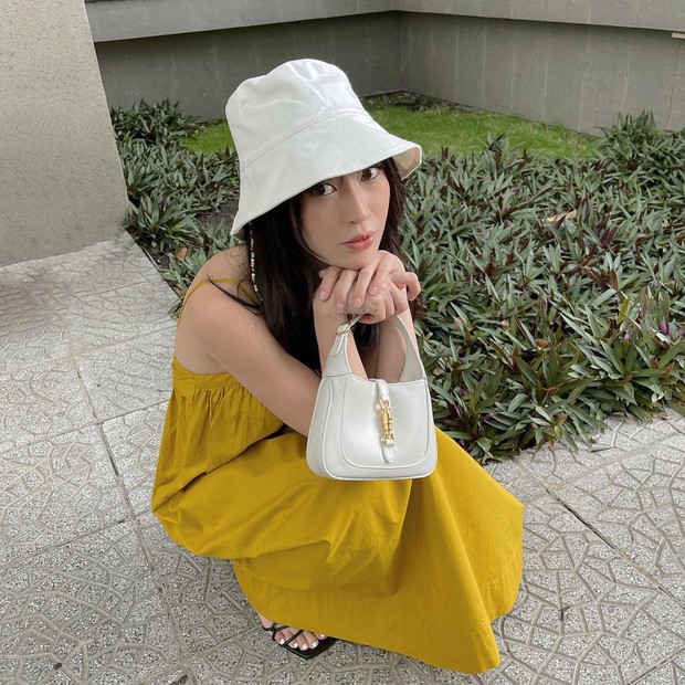 Đồ local brand sao Việt vừa diện: Nhiều món bánh bèo siêu xinh, giá cực “êm” chỉ từ 200k - Ảnh 7.