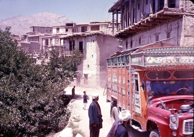 Chùm ảnh Afghanistan thập niên 60, trước thời kì Taliban: Hiền hòa, yên bình và đẹp như một giấc mơ - Ảnh 44.
