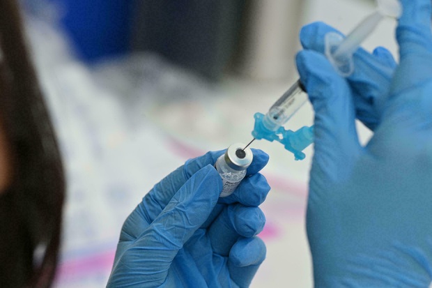 Lời trăng trối quặn lòng của bà mẹ bài trừ vaccine Covid: Làm ơn hãy đảm bảo con tôi được tiêm chủng - Ảnh 3.