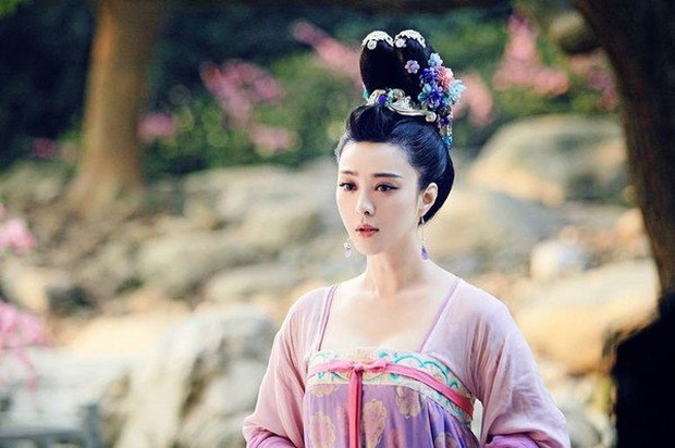 4 Hoàng hậu ấn tượng nhất màn ảnh Hoa ngữ: Châu Tấn đứng đầu miễn bàn cãi, đối thủ Như Ý Truyện bị chê té tát - Ảnh 12.