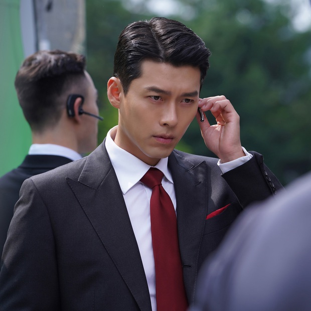 Hyun Bin xuất hiện với thần thái đỉnh của chóp trong TVC quảng cáo mới, nhưng netizen lại soi ra một điểm gây lú khá thú vị! - Ảnh 5.