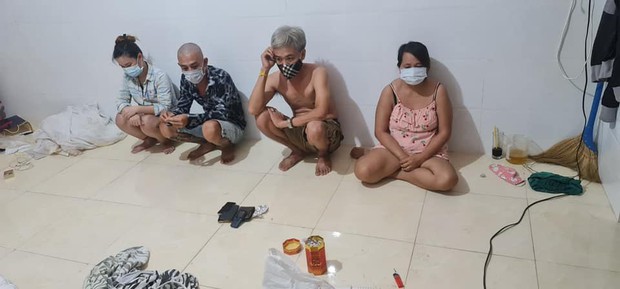 Thuê phòng trọ để đập đá trong khi cả thành phố giãn cách, 4 nam nữ bị phạt 63 triệu đồng - Ảnh 1.