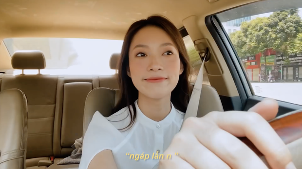 Khánh Vy xách túi hiệu 70 triệu, tự lái xế hộp đi làm ở VTV: Mới tốt nghiệp ĐH có hơn 1 năm mà quá oách! - Ảnh 2.