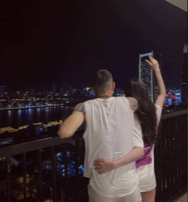 Bị Ngọc Trinh tố cắm sừng trước thềm đám cưới, đây là động thái mới nhất của bạn trai cầu thủ - Ảnh 5.