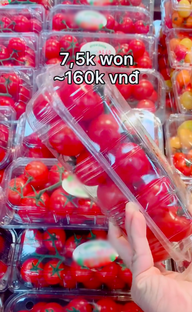Check nhanh giá trái cây Việt trong siêu thị Hàn Quốc, anh chàng tá hoả khi thấy mức giá khó thở - Ảnh 4. Check nhanh giá trái cây Việt trong siêu thị Hàn Quốc, anh chàng tá hoả khi thấy mức giá khó thở - Ảnh 4.
